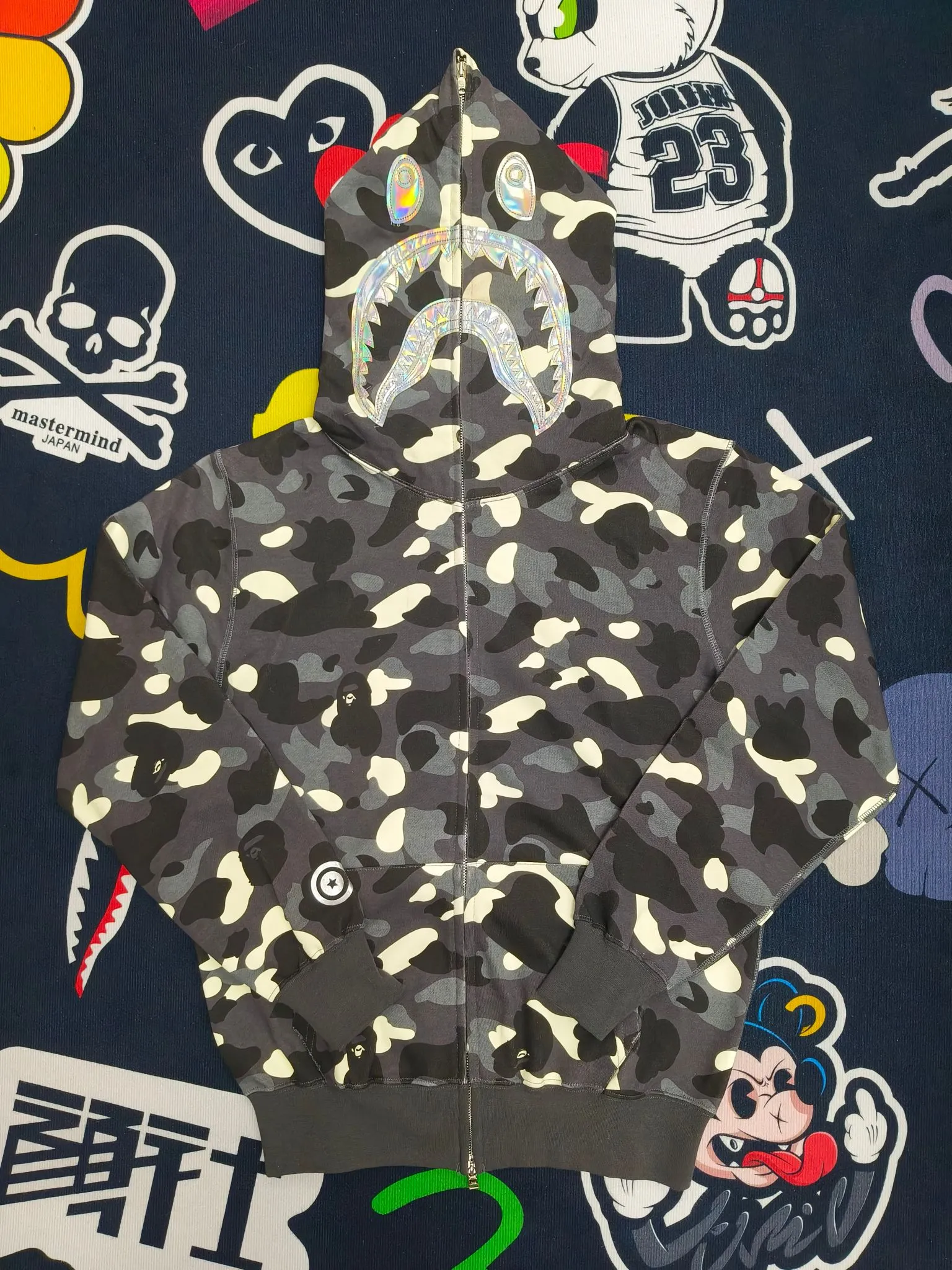 XX 091 BAPE CITY CAMO SHARK HOODIE Glow-in-the-dark camouflage laser shark hooded zipper sweatshirt Machine-printed camouflage Top-quality fabric Premium 1:1 replica Customized fabric Couple style: S—XXL [Silver Gray Black]